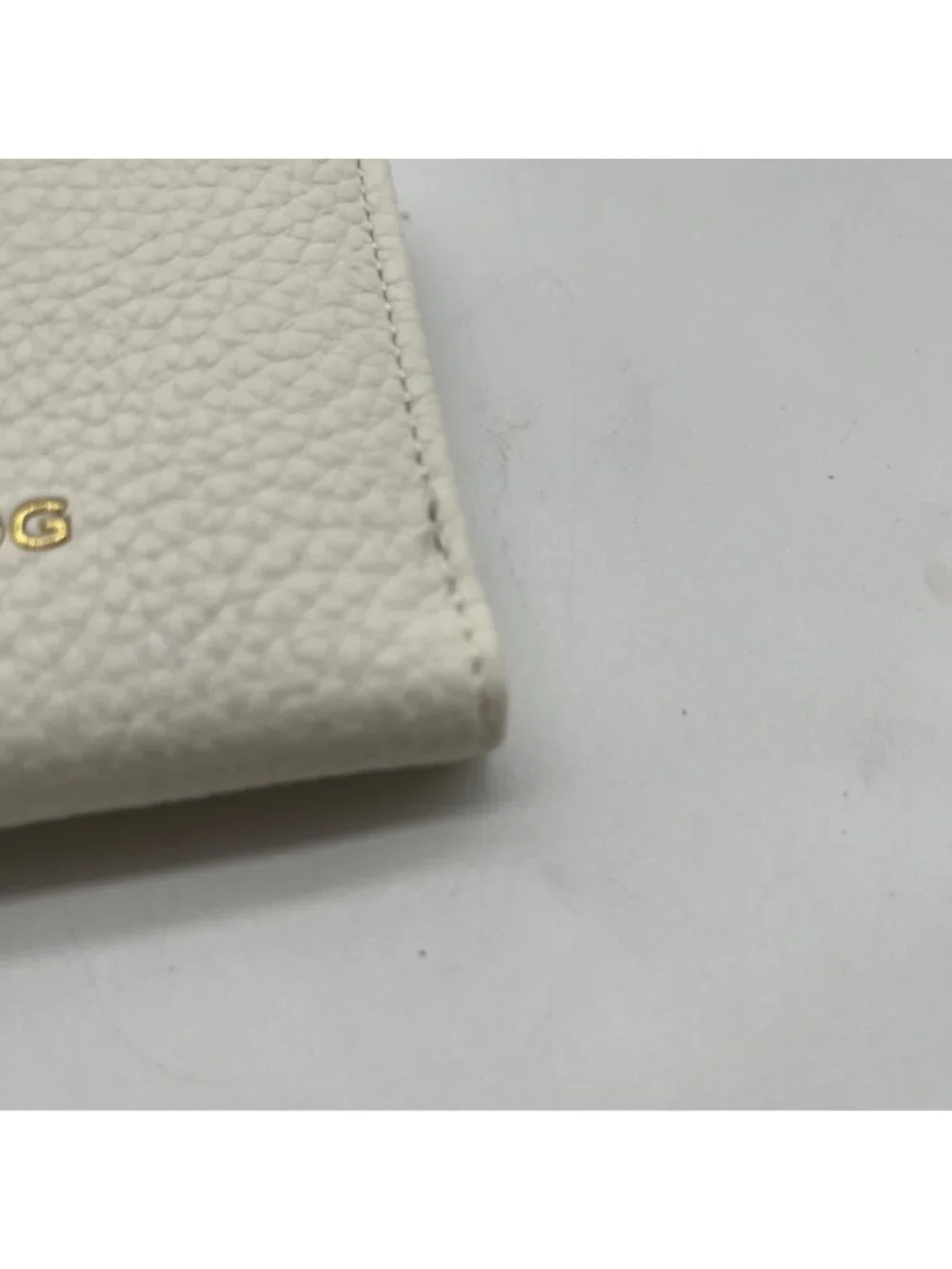 London Fog White Pebbled Faux Leather Wallet